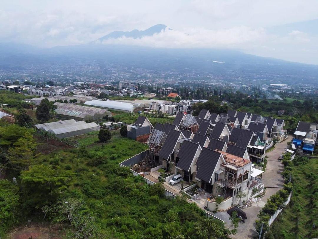 Villa Pak Joni Pasuruan Luaran gambar